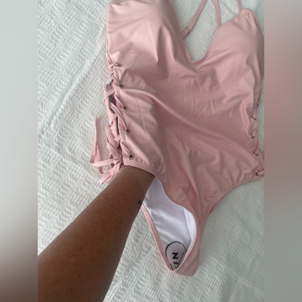 Swimsut & dress - Picture 3 of 15